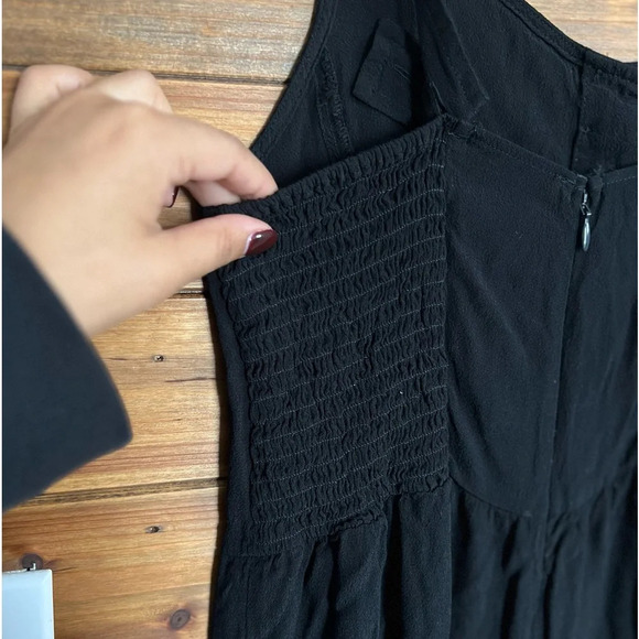 Madewell Smocked Button-Front Crop Jumpsuit size 2 color Black - Picture 8 of 11